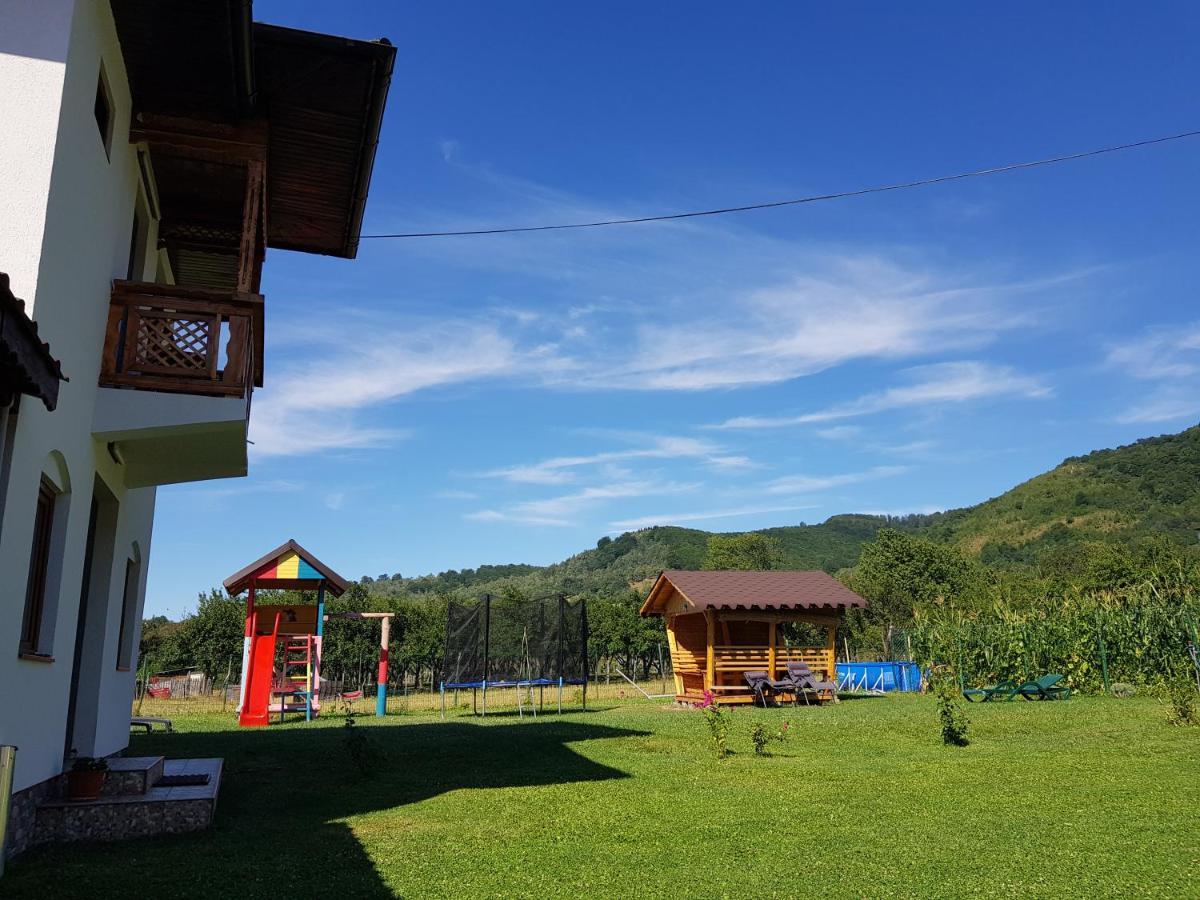 La Bunicu Villa Polovragi Ngoại thất bức ảnh