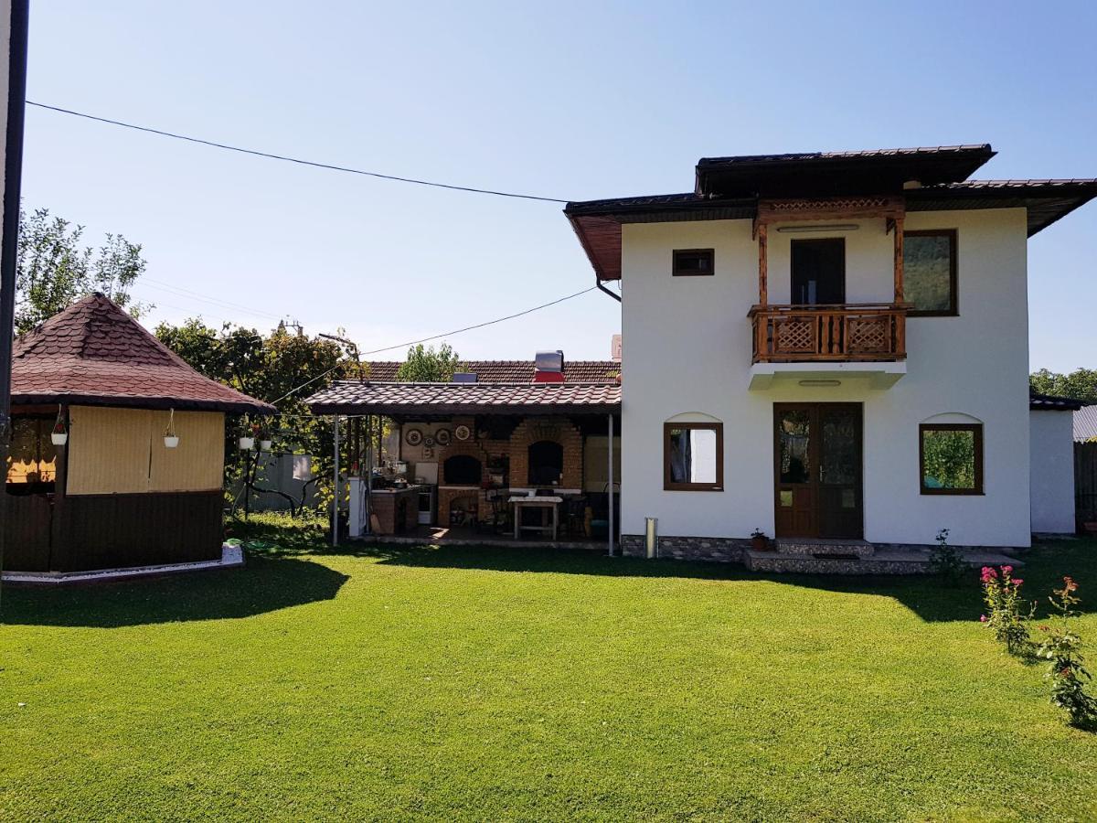 La Bunicu Villa Polovragi Ngoại thất bức ảnh