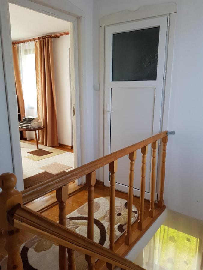 La Bunicu Villa Polovragi Ngoại thất bức ảnh