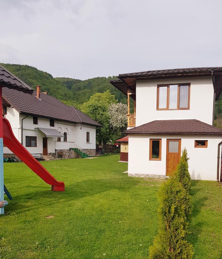 La Bunicu Villa Polovragi Ngoại thất bức ảnh